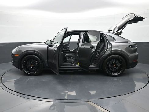 New 2026 Porsche Cayenne GTS image 29
