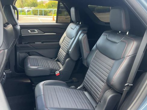 Used 2025 Ford Explorer ST-Line w/ Premium Package RWD image 12