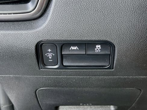 Used 2023 Kia Sorento LX FWD image 10