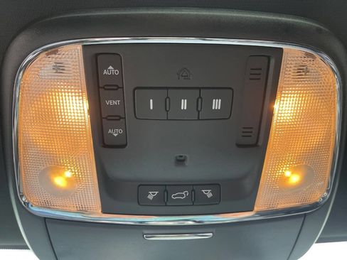 Used 2014 Jeep Grand Cherokee Limited image 21