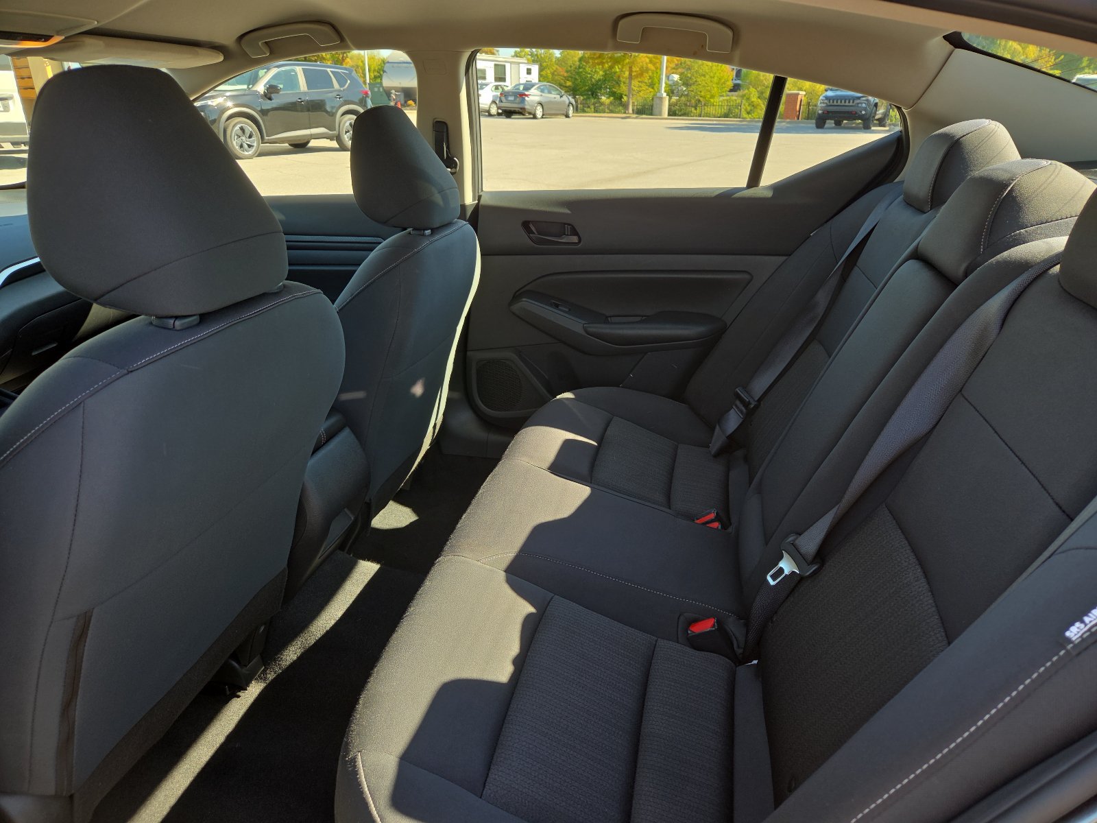 Used 2024 Nissan Altima 2.5 S FWD image 9