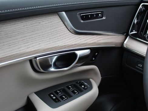 New 2026 Volvo XC90 B5 Core w/ Protection Package Premier image 19