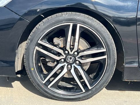 Used 2017 Honda Accord Sport image 24