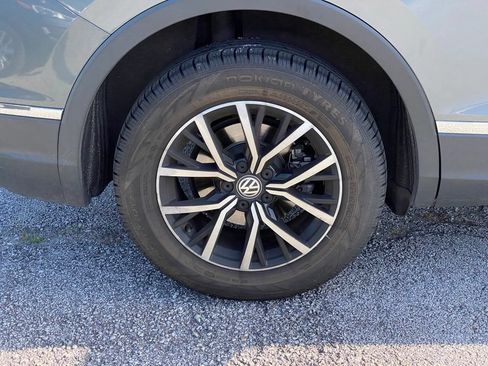 Used 2021 Volkswagen Tiguan SE FWD image 7