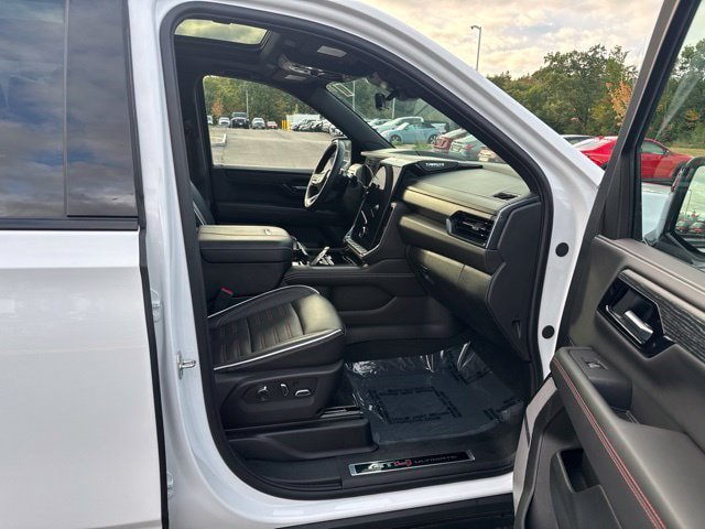 Used 2026 GMC Yukon XL AT4 Ultimate AWD/4WD image 11