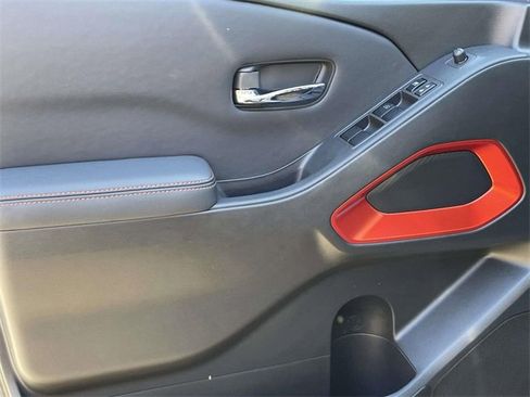 Used 2023 Nissan Frontier PRO-4X w/ Pro Convenience Package image 14