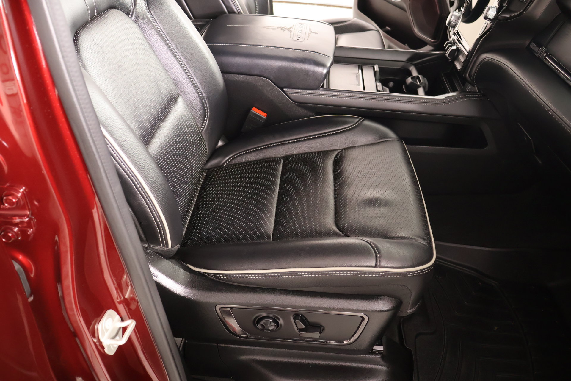 Used 2023 RAM 1500 Limited AWD/4WD image 14
