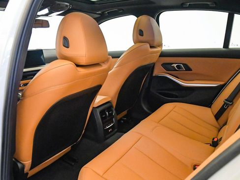 Used 2025 BMW 330i Sedan w/ Premium Package image 19