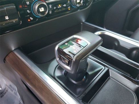 Used 2022 Chevrolet Silverado 1500 High Country w/ High Country Premium Package image 87