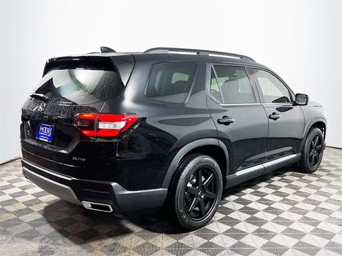 Used 2024 Honda Pilot Elite image 8