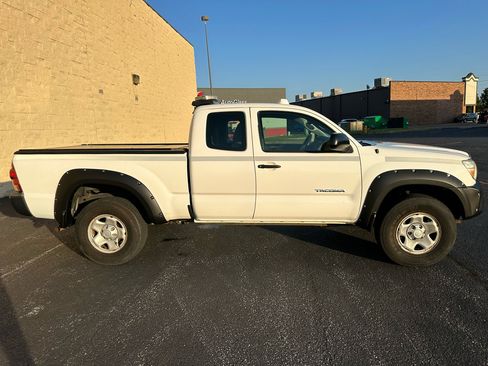Used 2014 Toyota Tacoma 4x4 Access Cab V6 image 6