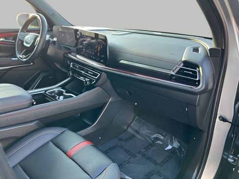 Used 2024 Chevrolet Traverse RS w/ LPO, Floor Liner Package image 36