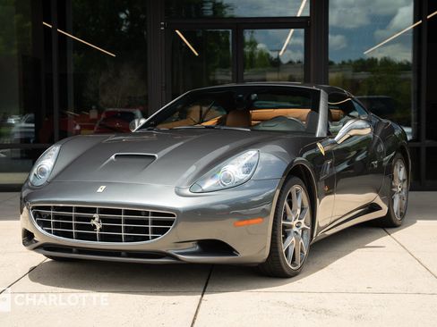 Used 2012 Ferrari California RWD image 7