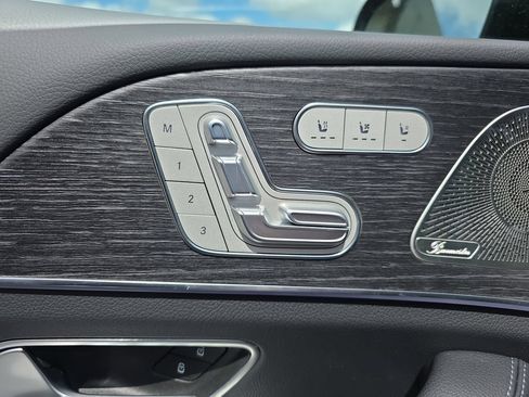 Used 2026 Mercedes-Benz GLS 450 4MATIC image 11