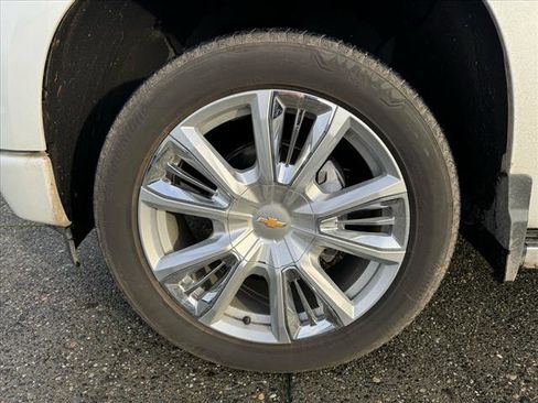 Used 2024 Chevrolet Silverado 1500 High Country image 5