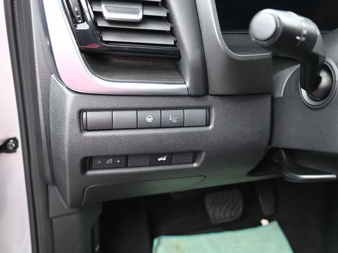 Used 2023 Nissan Rogue Platinum w/ Platinum Premium Package image 12