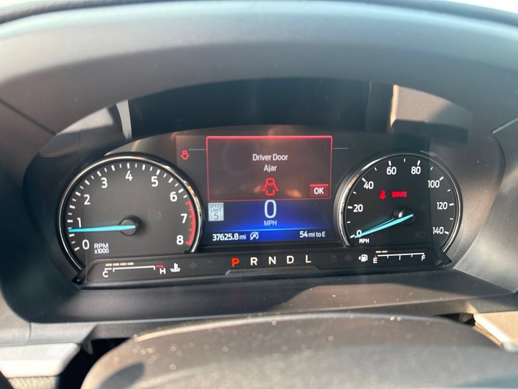 Used 2023 Ford Explorer XLT w/ Equipment Group 202A AWD/4WD image 14