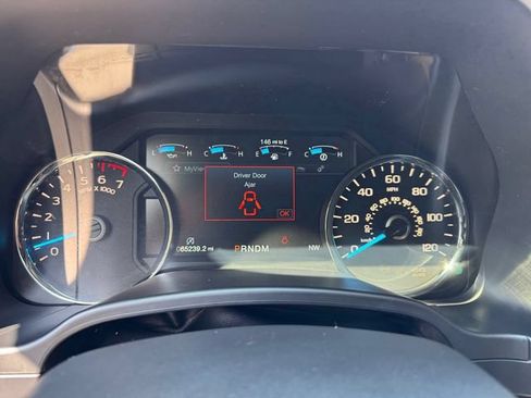 Used 2018 Ford F150 Lariat w/ Equipment Group 502A Luxury AWD/4WD image 14