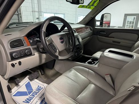 Used 2007 GMC Sierra 2500 SLT w/ Entertainment Package image 16