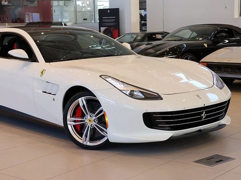 Certified 2018 Ferrari GTC4Lusso image 8