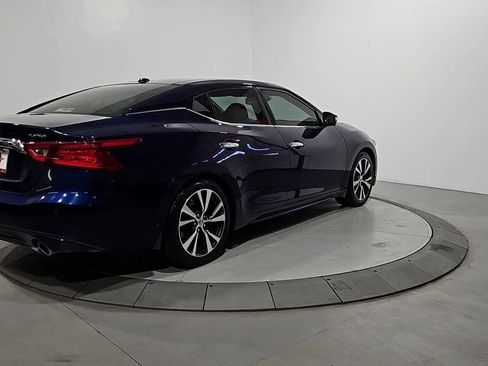 Used 2017 Nissan Maxima Platinum image 5