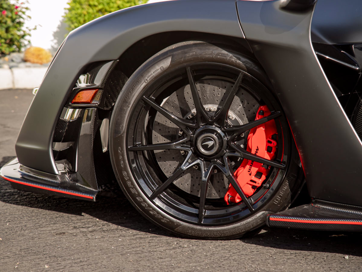 Used 2019 McLaren Senna RWD image 13