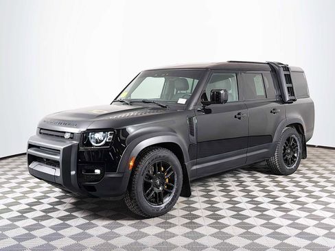 Used 2023 Land Rover Defender 130 SE image 1