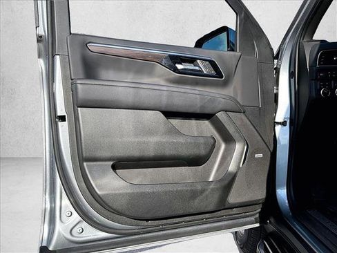 Certified 2025 Chevrolet Tahoe Premier image 18