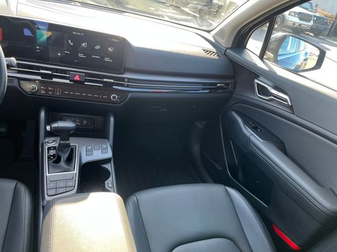 Used 2026 Kia Sportage EX image 12