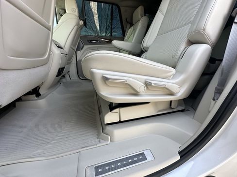 Certified 2023 Cadillac Escalade Premium Luxury Platinum image 21