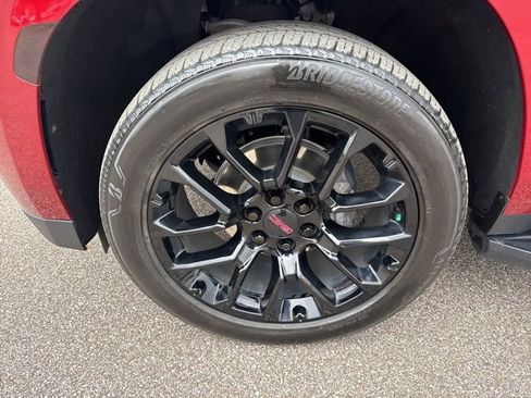 Used 2024 GMC Yukon Denali image 31