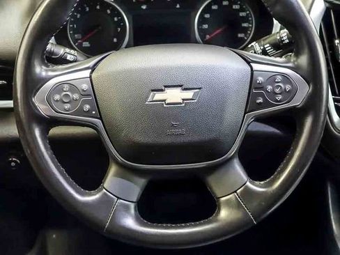 Used 2020 Chevrolet Traverse LT w/ Driver Confidence II Package AWD/4WD image 19
