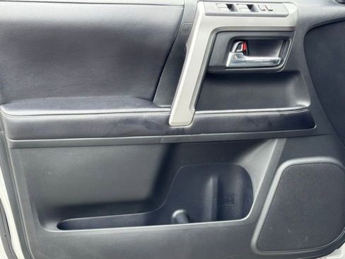 Used 2017 Toyota 4Runner SR5 image 17