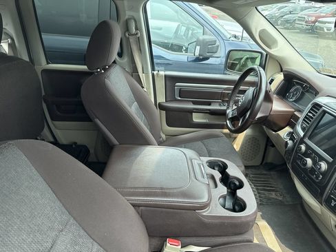 Used 2018 RAM 1500 SLT AWD/4WD image 4