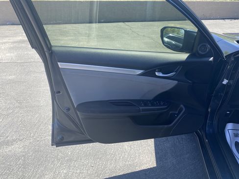 Used 2019 Honda Civic EX image 7