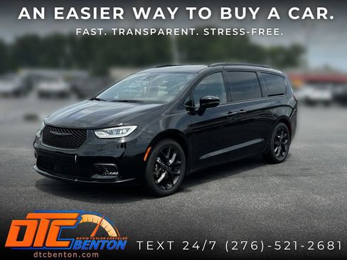Used 2025 Chrysler Pacifica Limited FWD image 7
