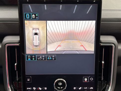 Used 2026 GMC Yukon Denali w/ Sun & Power Step Package image 20