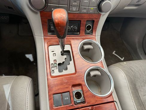 Used 2010 Toyota Highlander Limited FWD image 16