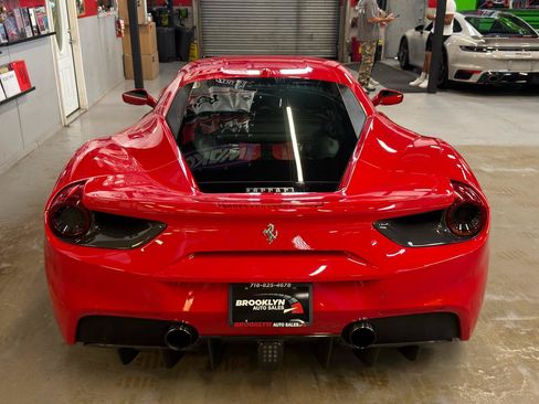 Used 2018 Ferrari 488 GTB RWD image 9