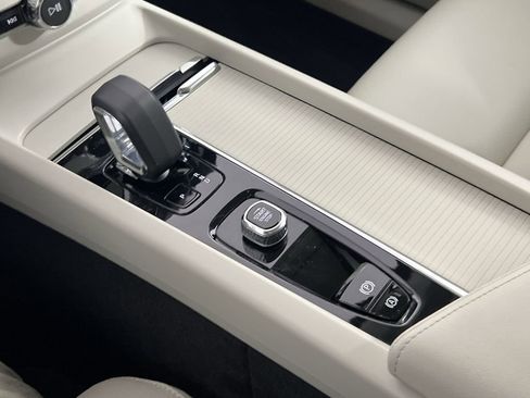 Certified 2023 Volvo XC60 B5 Core w/ Climate Package image 22