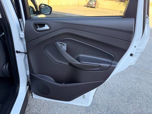 Used 2019 Ford Escape SE FWD image 33