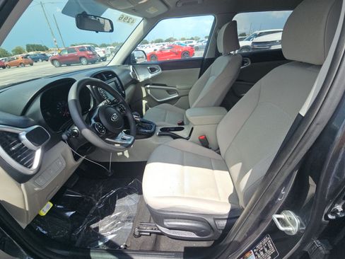 Used 2020 Kia Soul LX FWD image 3