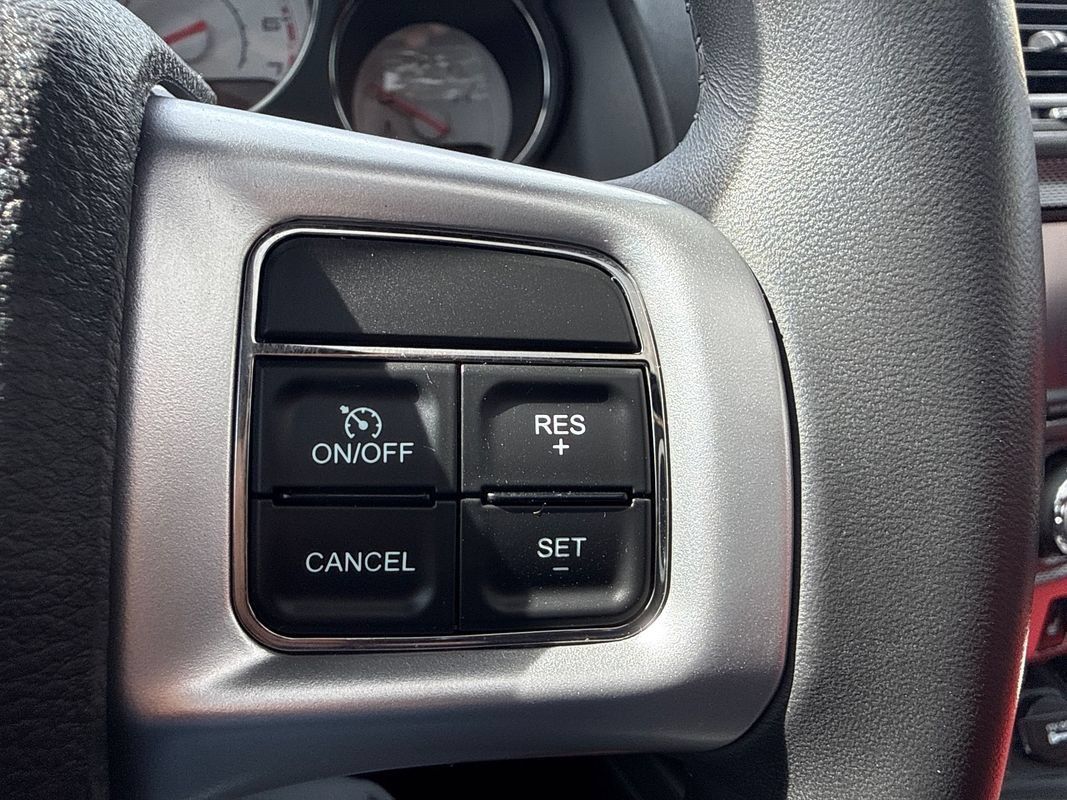 Used 2013 Dodge Challenger R/T RWD image 24