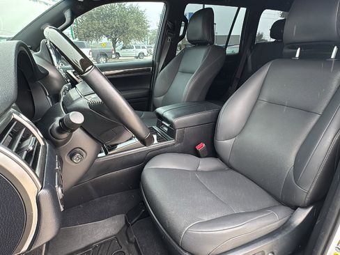 Used 2023 Lexus GX 460 Premium image 14