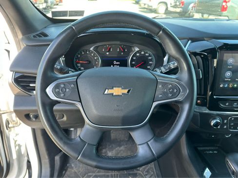 Used 2023 Chevrolet Traverse LT AWD/4WD image 11