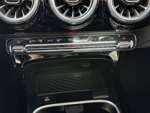 Used 2025 Mercedes-Benz CLA 250 image 23