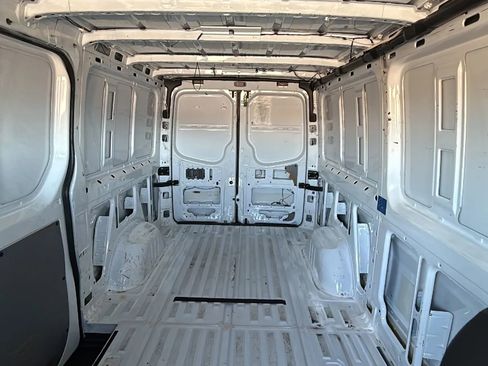 Used 2015 Mercedes-Benz Sprinter 2500 image 17