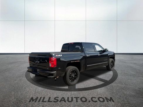 Used 2017 Chevrolet Silverado 1500 LTZ Z71 w/ LTZ Plus Package AWD/4WD image 6