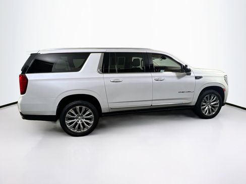 Used 2022 GMC Yukon XL Denali image 4