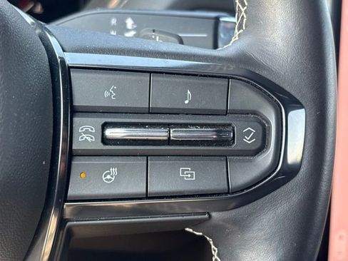 Certified 2025 GMC Yukon Denali Ultimate AWD/4WD image 24